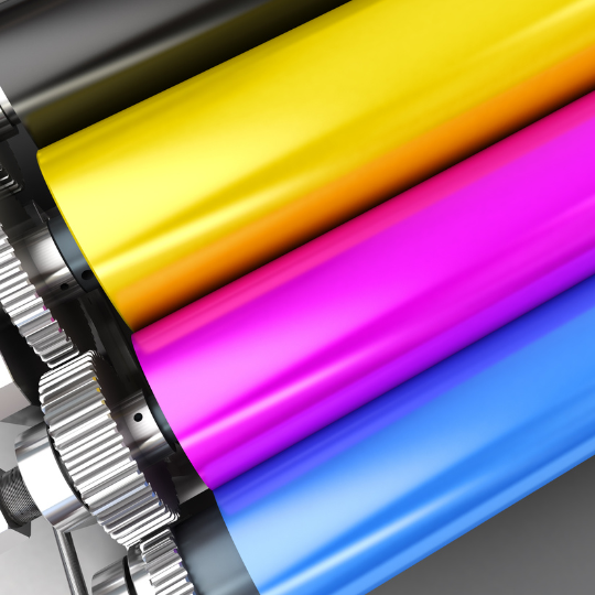 Equipo con materiales de colores para impresión personalizada
